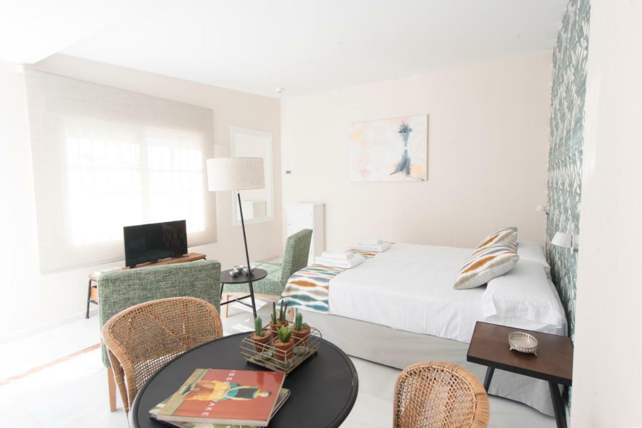 Céntriko Apartments - Quintero 40 Siviglia Esterno foto