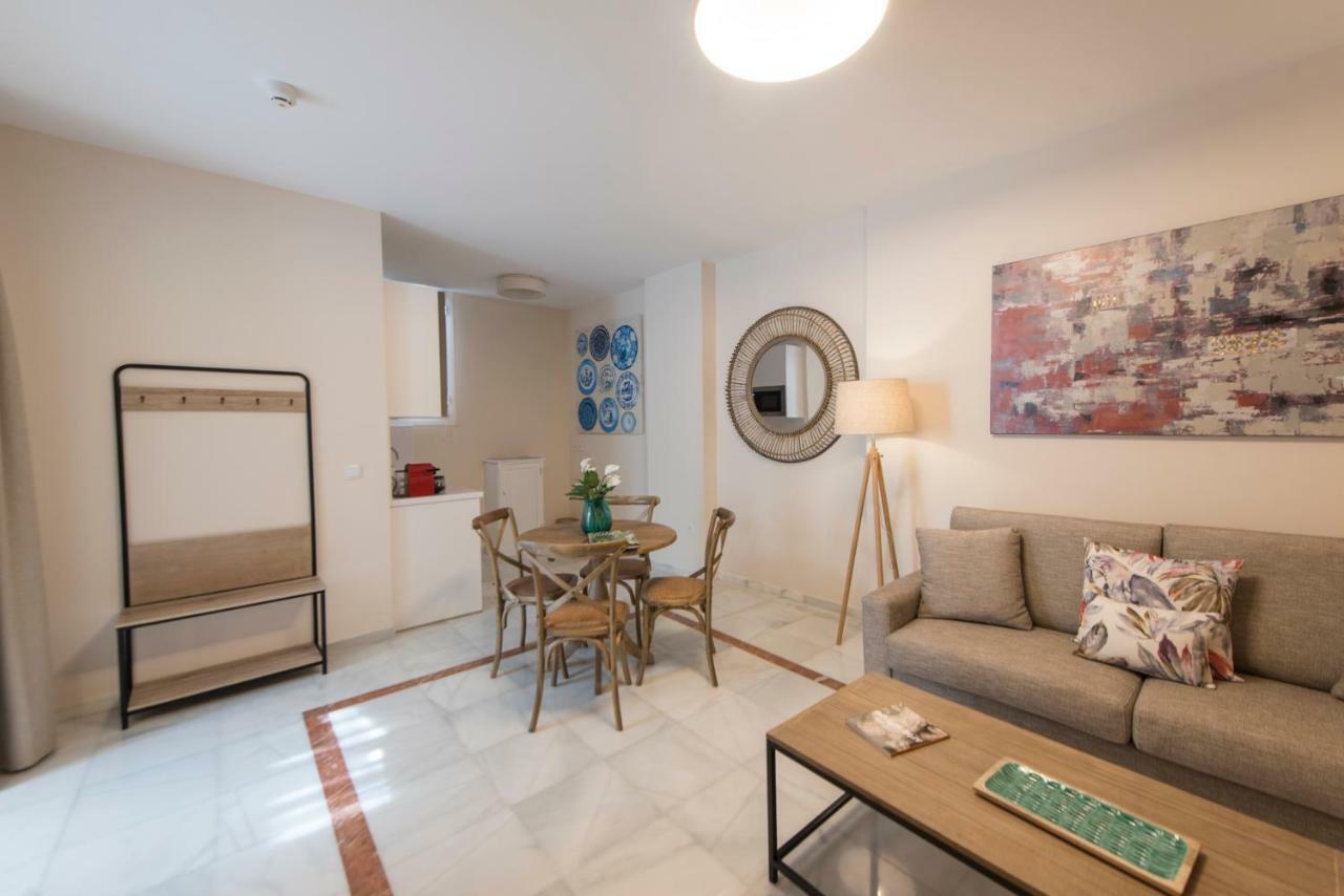 Céntriko Apartments - Quintero 40 Siviglia Esterno foto