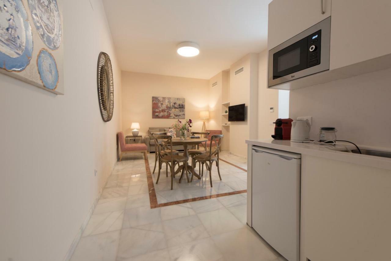 Céntriko Apartments - Quintero 40 Siviglia Esterno foto