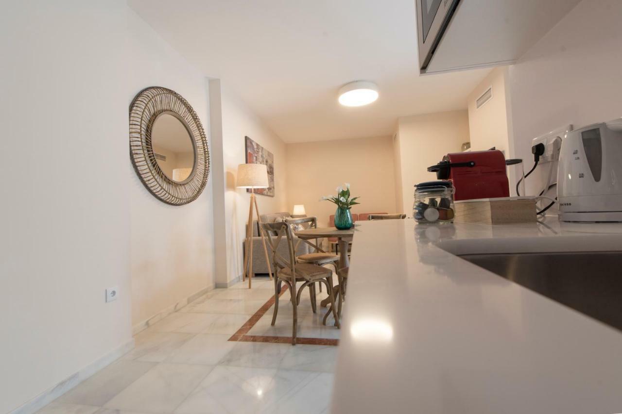 Céntriko Apartments - Quintero 40 Siviglia Esterno foto