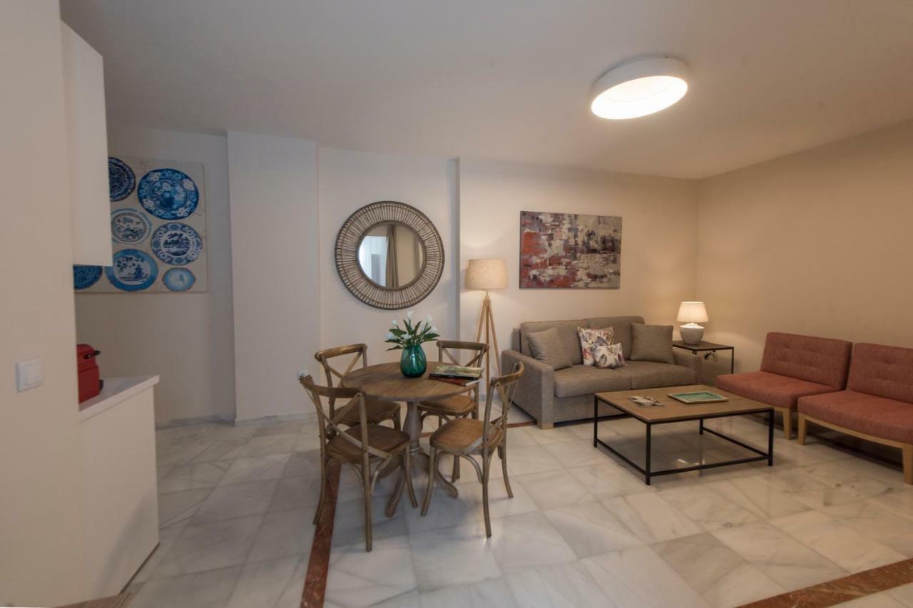 Céntriko Apartments - Quintero 40 Siviglia Esterno foto